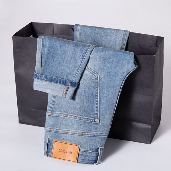 ブランドジーンズ着用イメージ